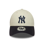 New Era 9FORTY New York Yankees cap med WS PATCH, chrome og navy farver, vises med justerbar rem og logo på fronten.