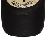New Era 9TWENTY A-Frame cap i distressed denim med chrome og sort farve, afslappet og stilfuldt hovedbeklædning