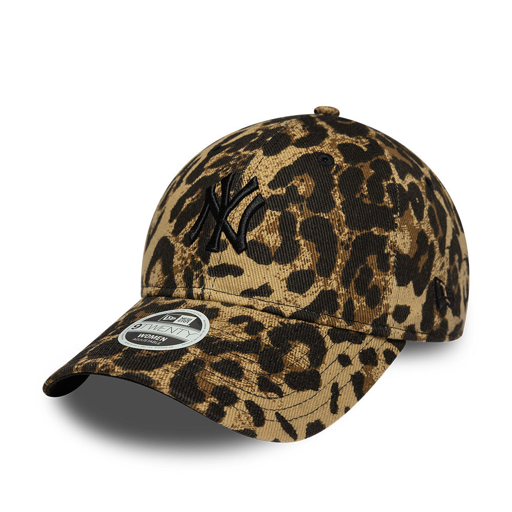 Dame New Era 9TWENTY New York Yankees leopardmønstret cap i brun farve, afslappet og stilfuld baseballkasket.
