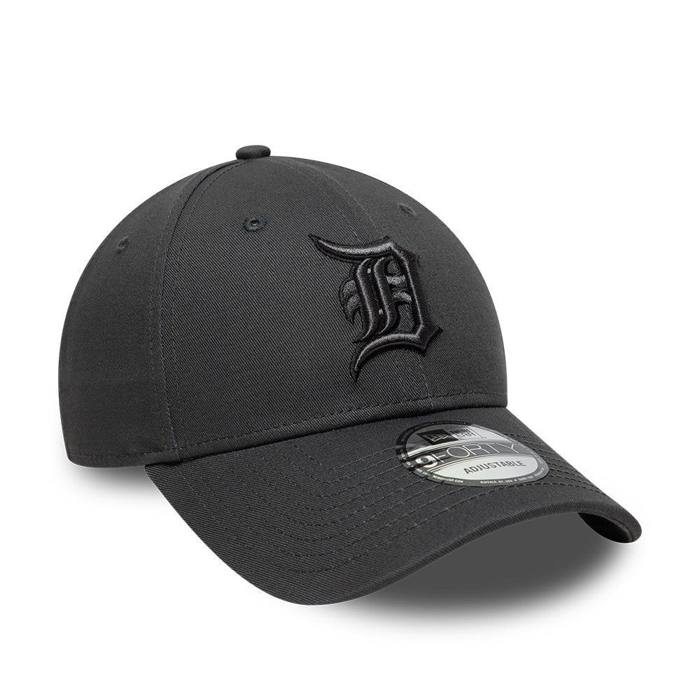 Sort New Era 9FORTY Detroit Tigers cap med team-omrids design og logo, lavet i charcoal-farve.