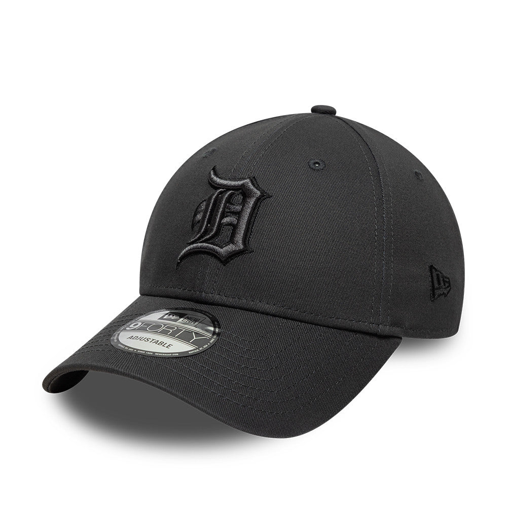Sort New Era 9FORTY Detroit Tigers cap med teamoutline i kulfar, justeret pasform og logo i front.