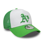 Grøn New Era League Essential trucker cap med Oakland Athletics logo foran, justerbar snapback, let og åndbar cap til sport og fritid
