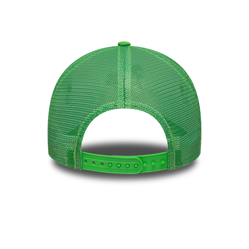 Ny Era Oakland Athletics trucker cap i lysegrøn med mesh-ryg og logo foran, perfekt til fans.