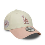 New Era 9FORTY Los Angeles Dodgers cap med lyse krom og pink farver, justeret til sport- og baseballfans.