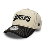 Sort og krom New Era 9FORTY E-Frame Los Angeles Lakers kasket med by-ikon design og justerbar rem.