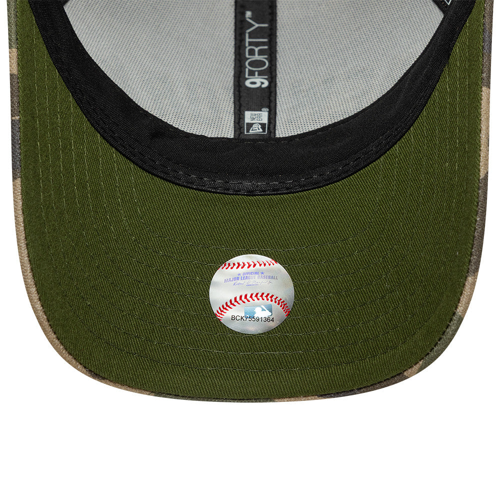 New Era 9FORTY M-CROWN Yankees cap med camo-mønster i woodland farvetema, justerbar baseball cap til fans af New York Yankees