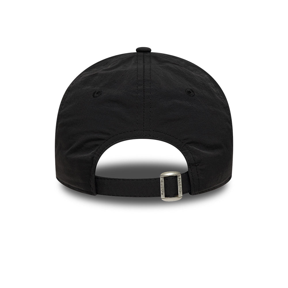 Sort New Era RECYCLED MINI 9TWENTY New York Yankees cap med justerbart bånd og logo foran.