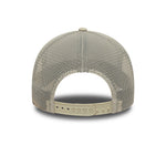 New Era NE Summer Patch trucker cap i stenfarvet stof med broderet logo, justerbar snapback, afslappet stil.