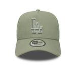 Grøn pastel New Era A-Frame Trucker Cap med Los Angeles Lakers logo og mesh-ryg, afslappet sportsstil.