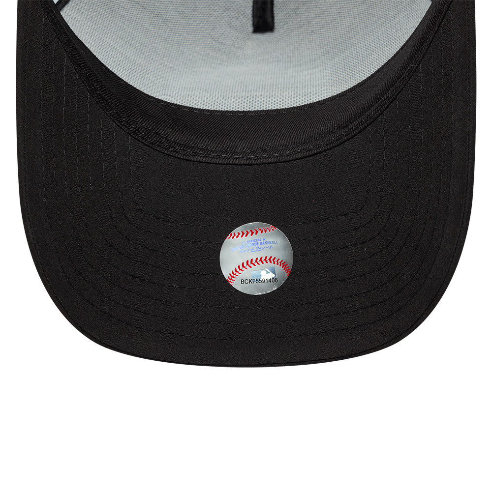 Sort New Era MLB sporttrucker-kasket med Seattle Mariners logo, komfortabel og stilfuld baseball cap.