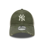 New Era New York Yankees canvas 9TWENTY trucker cap i olivenfarve med ventilationsnet og justerbart strop.