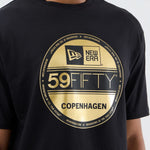 New Era - 59FIFTY COPENHAGEN STICKER TEE - Oversized - Black - Headz Up 