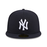 New Era 59FIFTY baseballkasket med Jackie Robinson JRD design i navy til New York Yankees, foran set fra siden