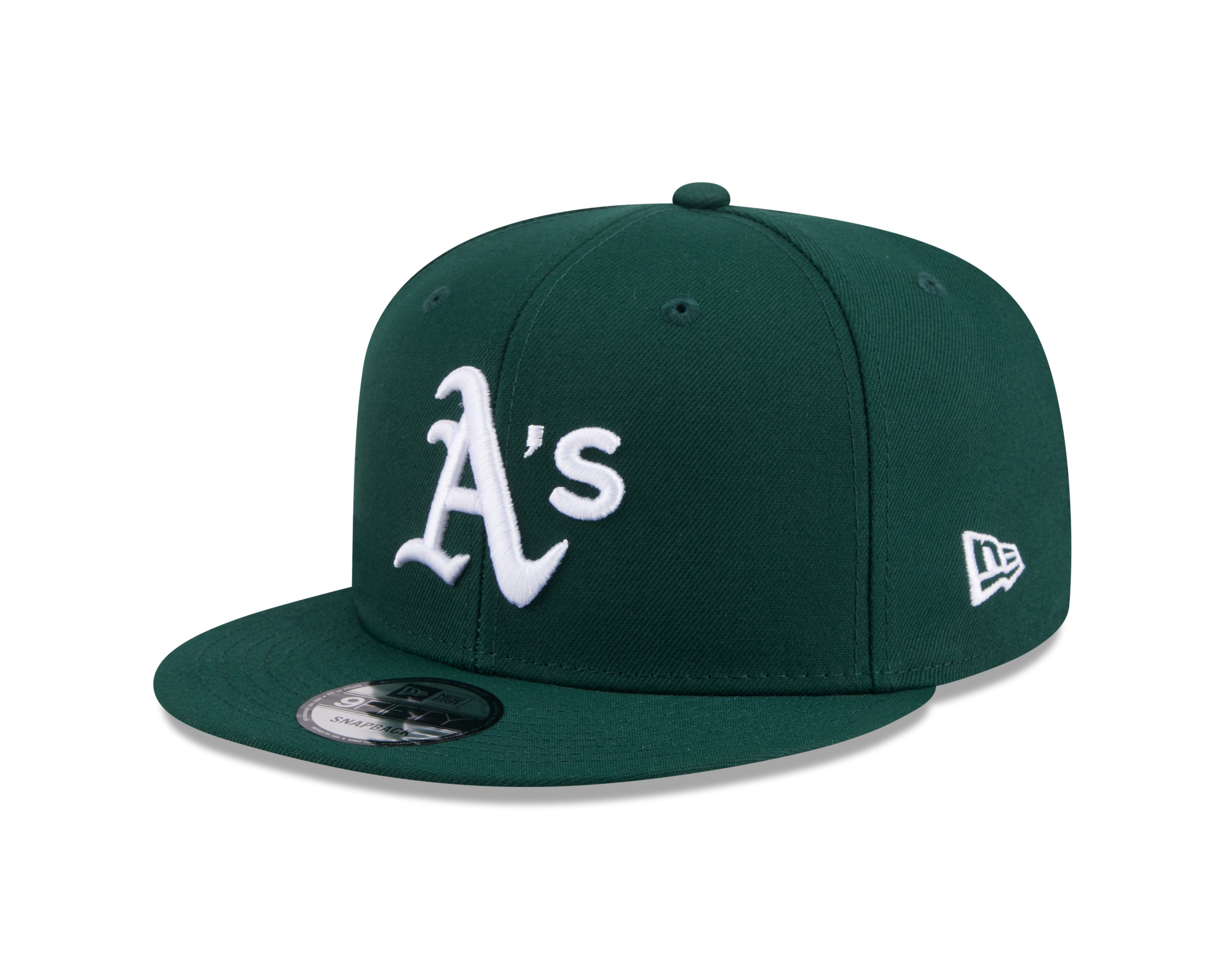 New Era 9FIFTY snapback cap med Oakland Athletics logo og grønne og hvide farver, sports cap til fans.