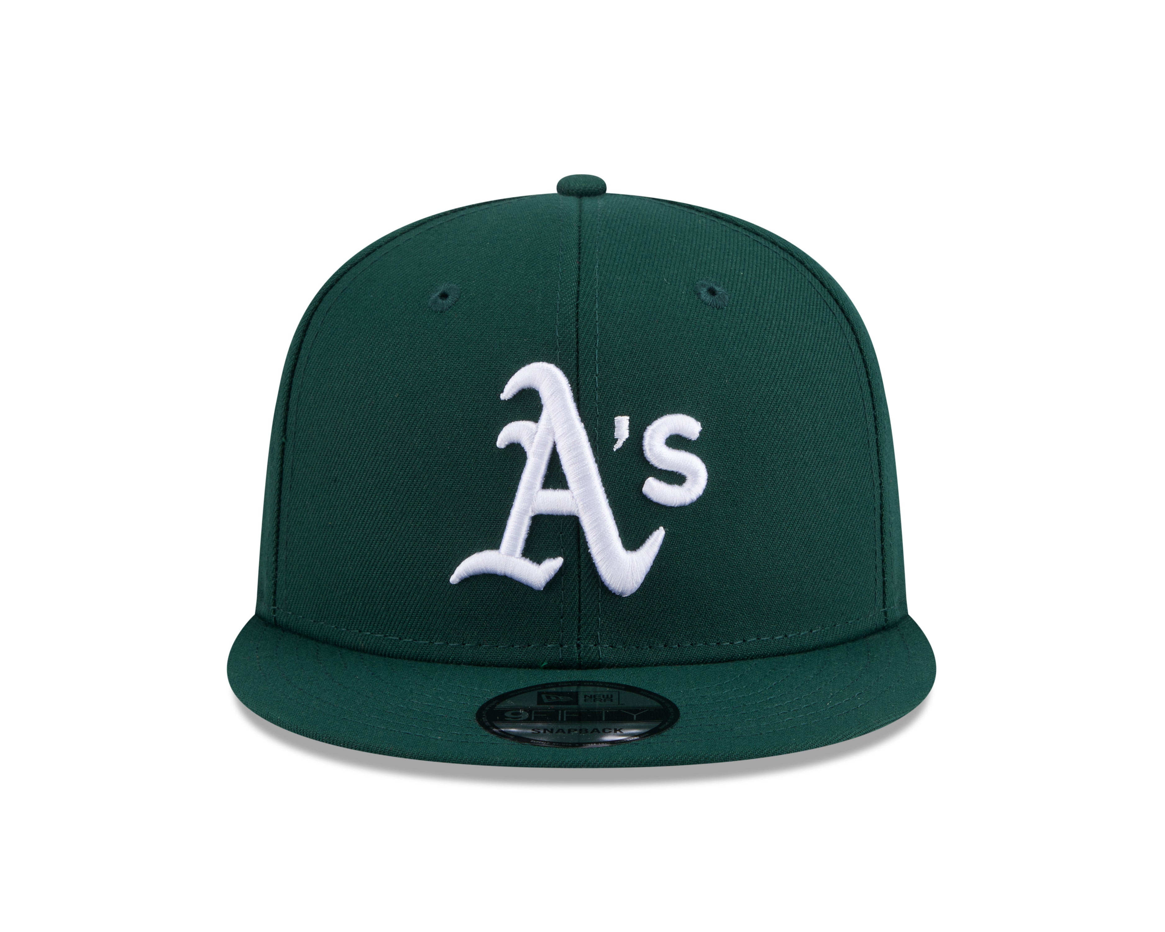 New Era 9FIFTY snapback cap med Oakland Athletics logo, sort og grøn, foran vises sportshatten på en model.