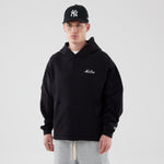 Sort New Era hoodie med åbent fald, komfortabel crewneck i afslappet stil, vist på billedet.