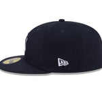New Era 59FIFTY fitted cap med rhinestone badge og Yankees-logo set fra siden