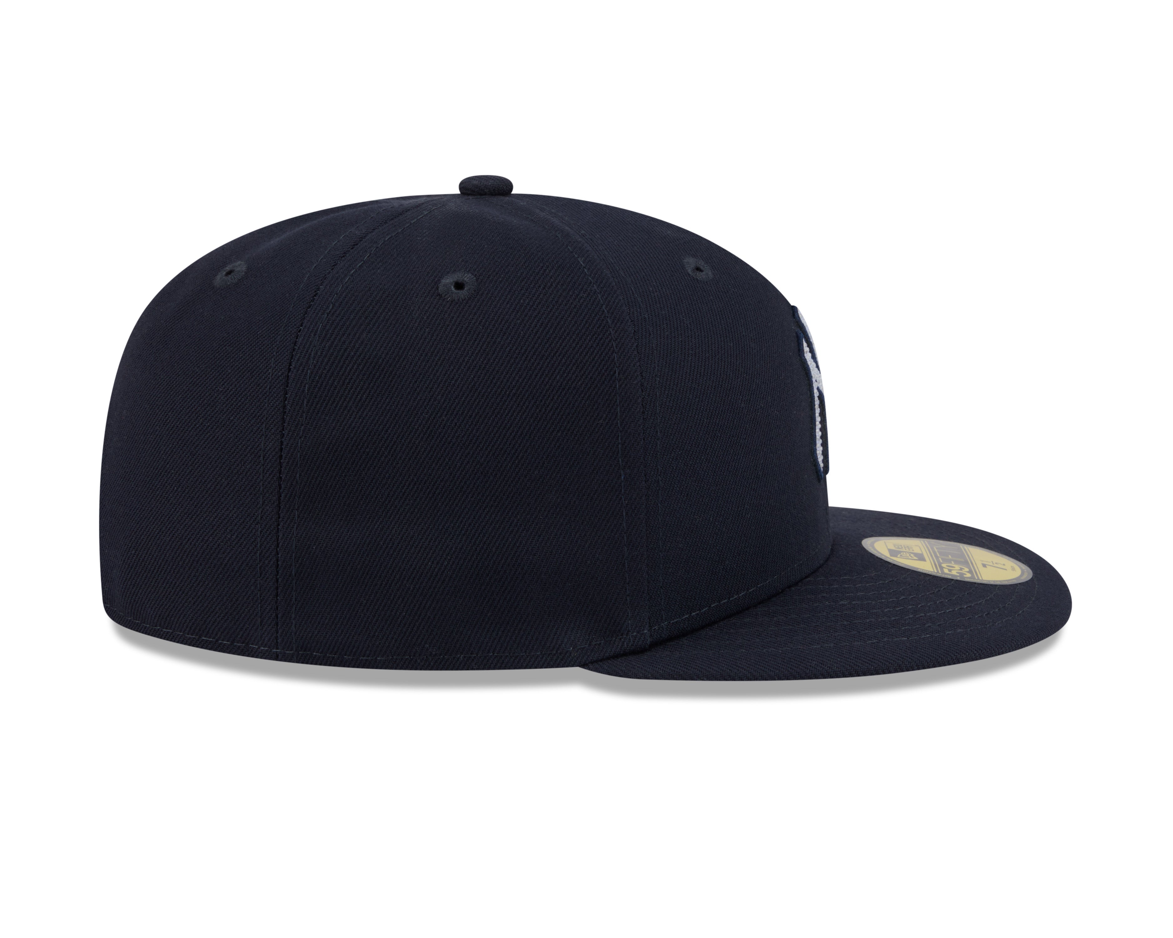 New Era 59FIFTY fitted kasket med rhinestone badge og Yankees logo, set fra højre side.