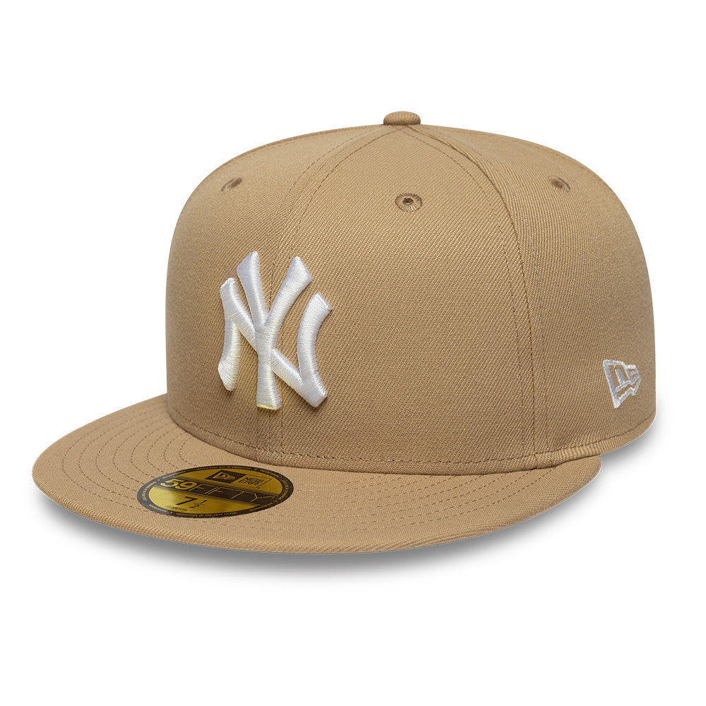 New Era 59FIFTY fitted cap med Yankees logo i kamelfarvet, afslappet baseballkasket i klassisk design.