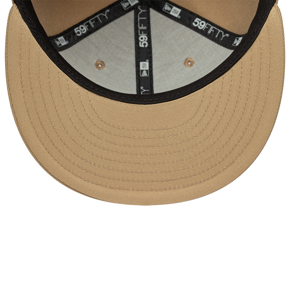 New Era 59FIFTY fitted cap med Yankees logo, camelfarvet, stilfuldt sporthovedbeklædning med sportslogo.