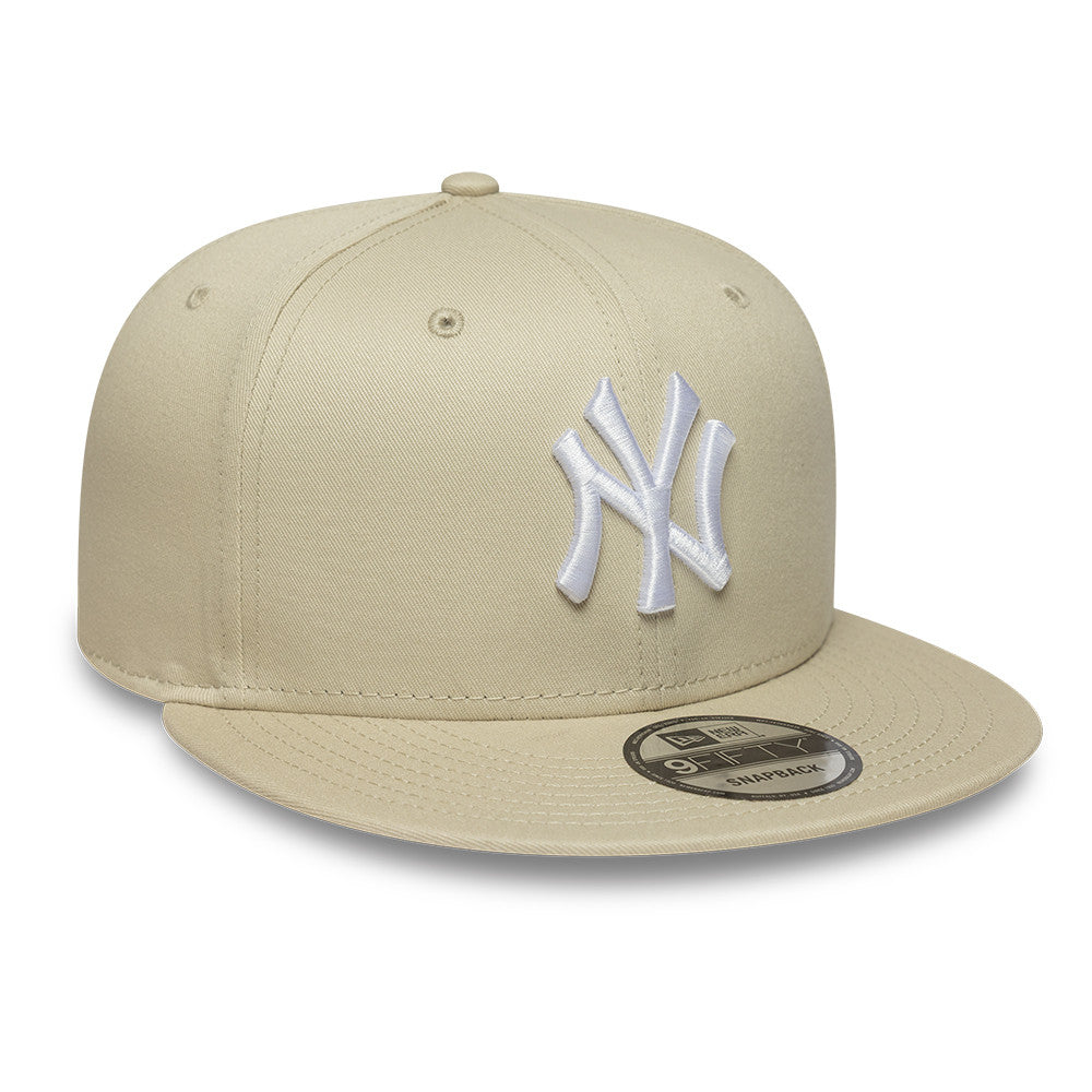 New Era 9FIFTY Original Fit New York Yankees cap i sten og hvid farve, med logo på fronten, vises i billede.