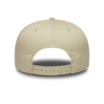 New Era 9FIFTY Original Fit Yankees cap i sten og hvid med logo foran og flat skygge, afslappet stil.