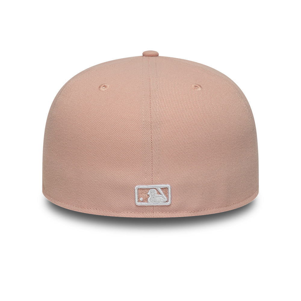 New Era 59FIFTY fitted cap med New York Yankees logo i pastel pink, sportlig baseballkasket med justerbar pasform