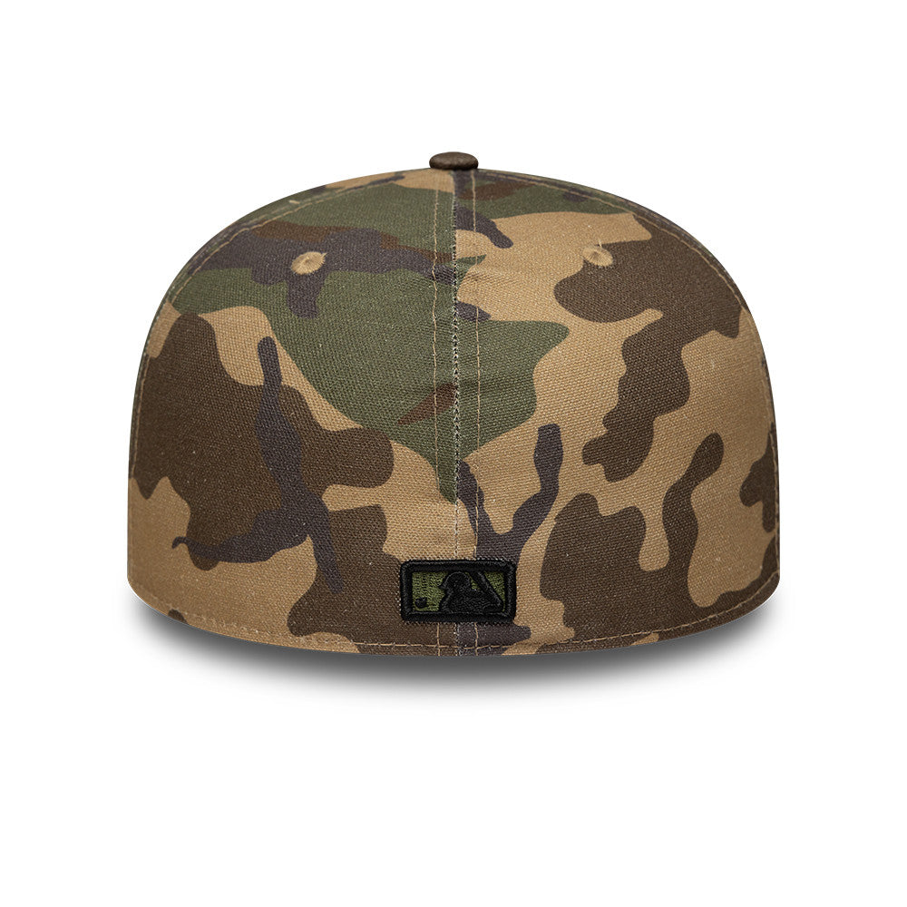 New Era 59FIFTY fitted cap med woodland camo mønster og NY Yankees logo, afslappet og sporty hovedbeklædning