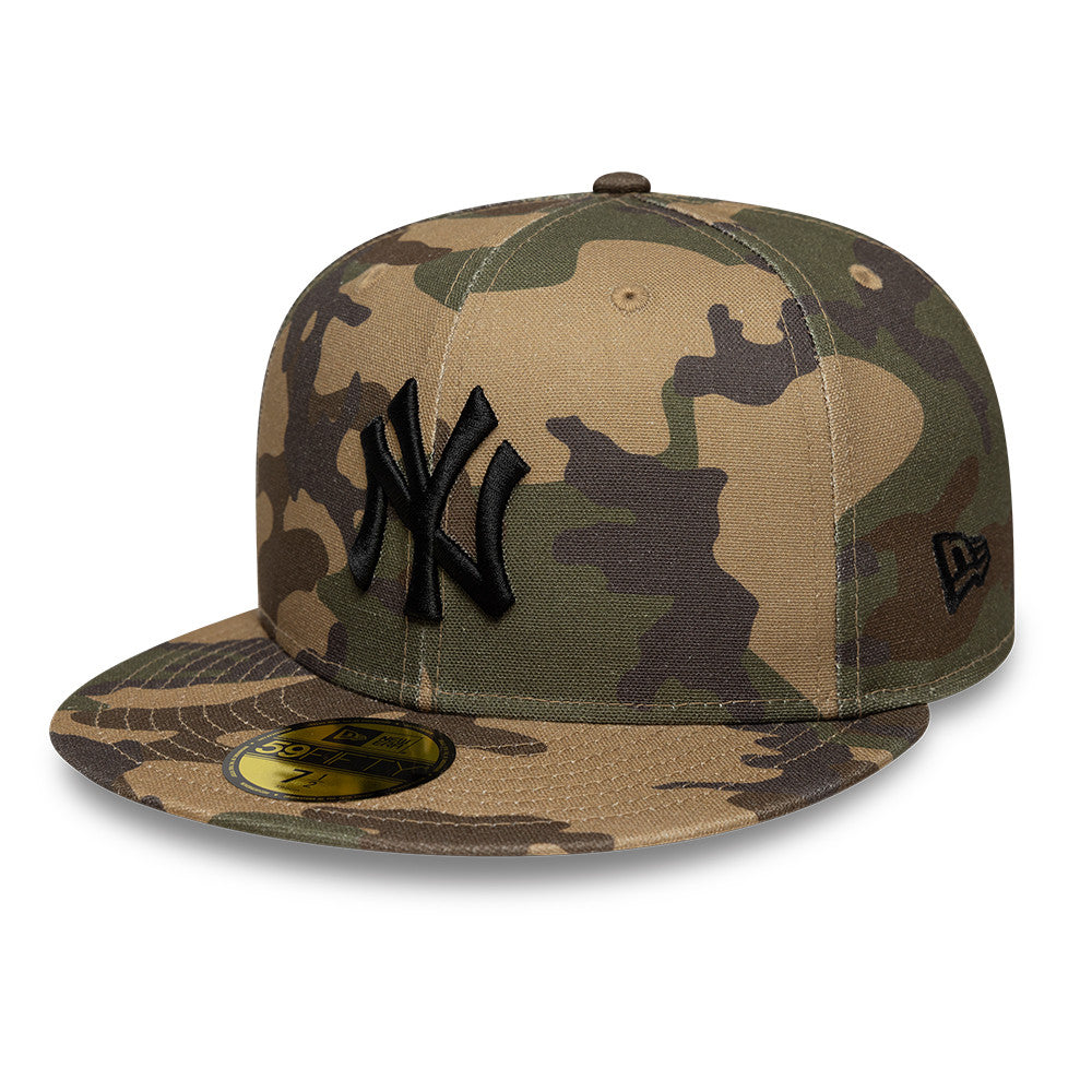 New Era 59FIFTY fitted cap med woodland camo mønster og Yankees logo, komfortabel basketball cap i camouflage design