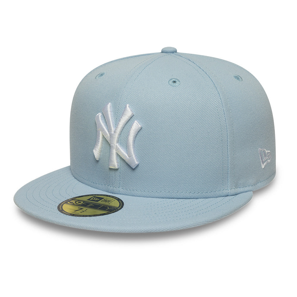 New Era 59FIFTY fitted cap i pastelblå med Yankees logo, sportstil og klassisk design, polstret for komfort