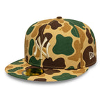 New Era 59FIFTY Fitted Cap med New York Yankees logo i beige kamouflage, sporty og stilfuld hovedbeklædning.
