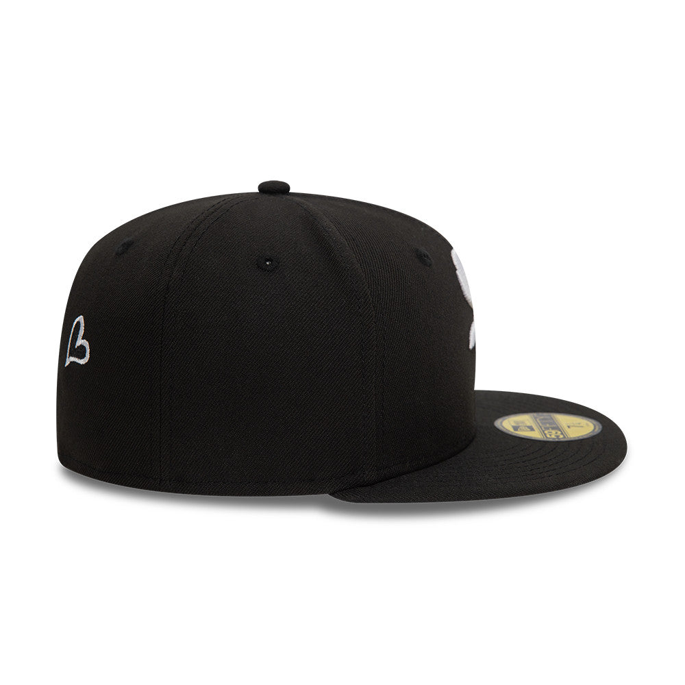 Sort New Era 59FIFTY fitted cap med hjerteikon, Chicago Black Sox design, hvid og sort farvekombination, detaljeret visning