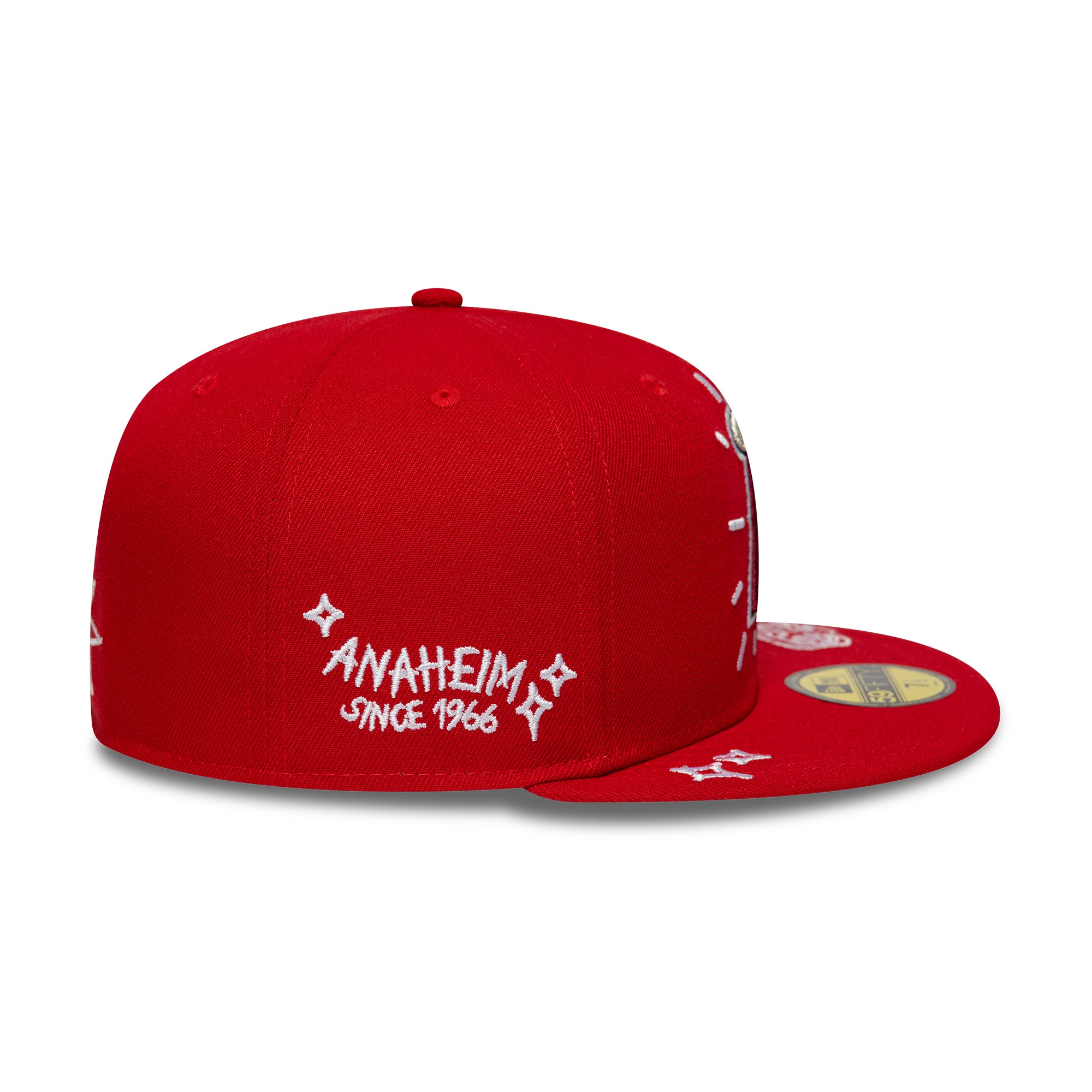 Rød New Era 59FIFTY fitted cap med Anaheim Angels SCRIBBLE design, blødt stof og justerbar pasform.