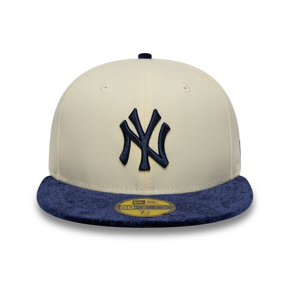 New Era 59FIFTY fitted cap med navy farvet visir og paisley design, New York Yankees branding, let kromfarvet detalje