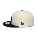 New Era 59FIFTY fitted cap med New York Yankees logo og paisley visir i lys krom og navy farver