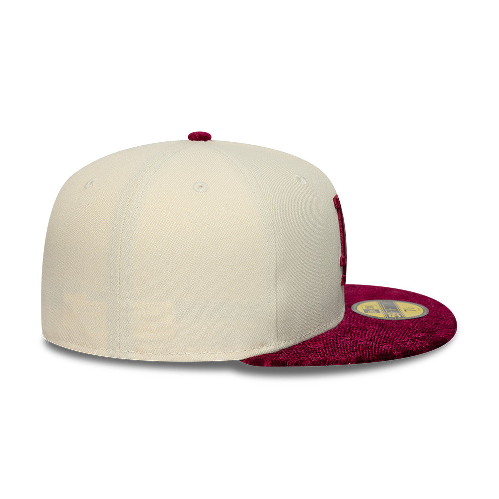 New Era Los Angeles Dodgers 59FIFTY fitted cap med paisley visor i lyse krom og rød farve, sportscap i høj kvalitet.
