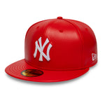 Rød New Era New York Yankees MLB læder 59FIFTY fitted kasket set forfra med synligt logo.