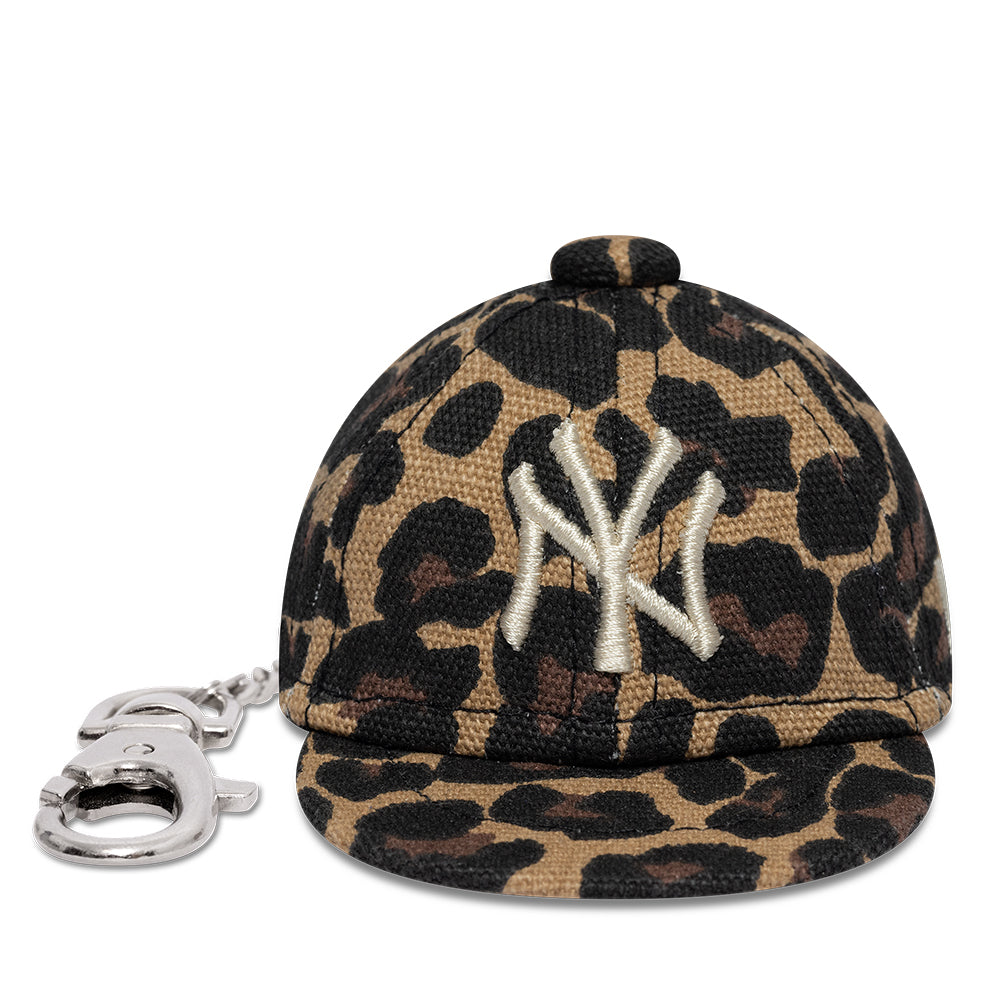 New Era New York Yankees MLB Leo Mini Cap nøglering i sort set forfra