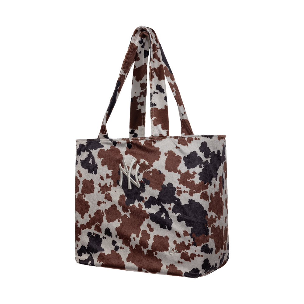 Sort New Era New York Yankees tote tas med dyreprint og logo, lavet af accessories-materiale, perfekt til sport og hverdag.