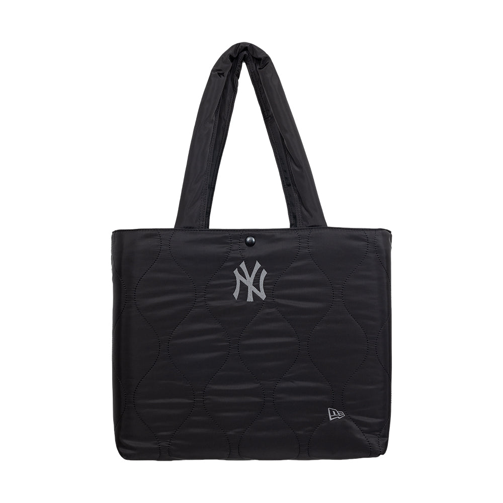 Sort New Era Yankees MLB quiltet polstret tote-tas med logo og skulderrem, velegnet til accessories og daglig brug