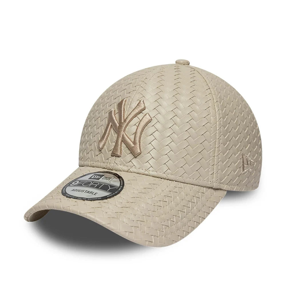 New Era 9FORTY cap i stonefarvet PU WEAVE-design med New York Yankees-logo foran