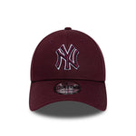 New Era 9FORTY kasket med New York Yankees TEAM OUTLINE-logo i bordeaux og hvidt