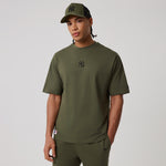 New Era New York Yankees MLB League Essential oversized T-shirt i grøn med Yankees-logo foran