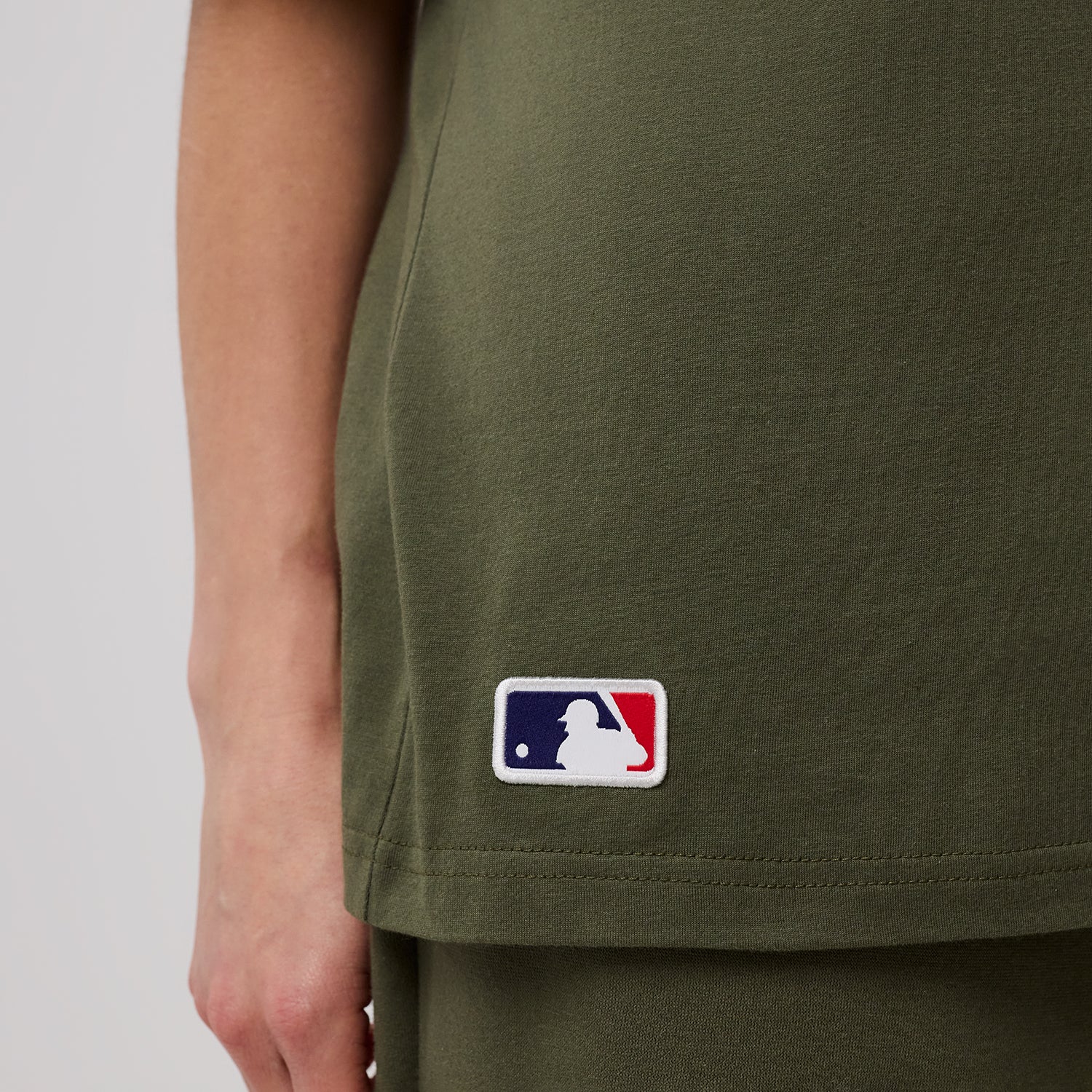 New Era New York Yankees MLB League Essential oversized T-shirt i grøn med Yankees-logo på fronten