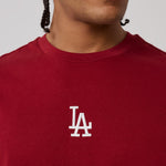 New Era MLB LE OS TEE Los Angeles Dodgers T-shirt i mørkerød med logo på fronten