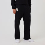 New Era New York Yankees MLB wide leg joggingbukser i sort set forfra