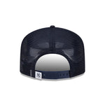 New Era 19TWENTY Trucker Cap med Yankees-logo i gråt og blå, justerbar snapback, let og åndbar cap til sport og fritid