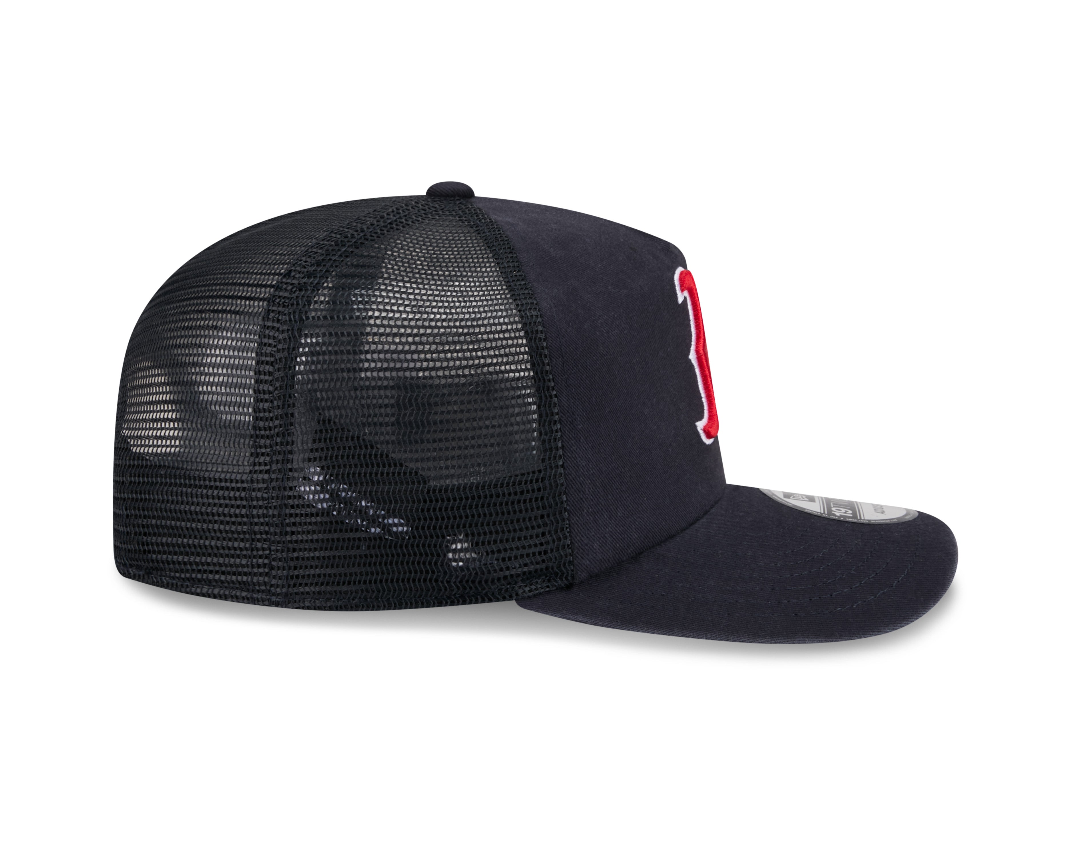 New Era 19TWENTY Trucker Cap med Boston Red Sox logo, rummelig netkasket med adjustable rem på siden