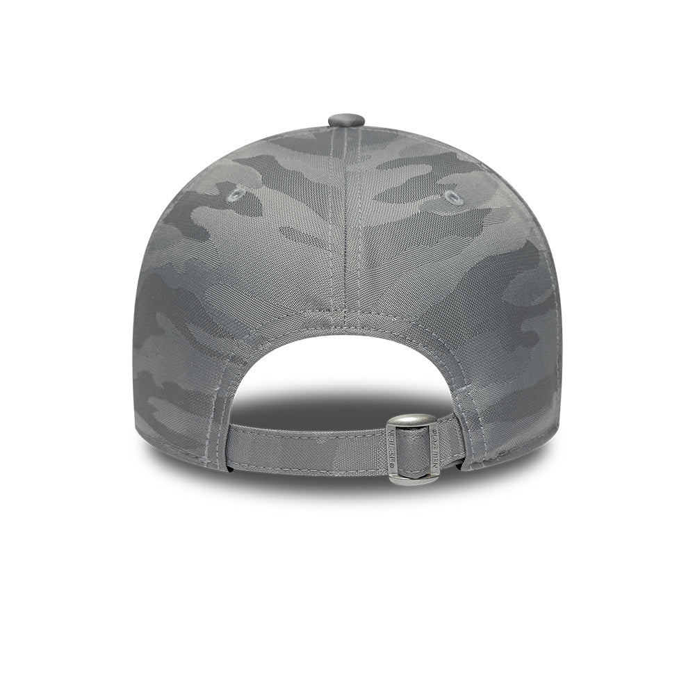 Grå New Era 9FORTY PSG cap med tonet camo-mønster, justerbar snapback, afslappet sportstil.