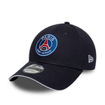New Era 9FORTY Paris Saint Germain cap i navy med justerbar rem og logo foran.